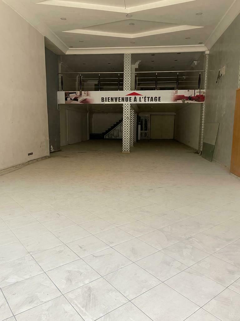  De 396m² en location 80000 DHS par mois à Casablanca