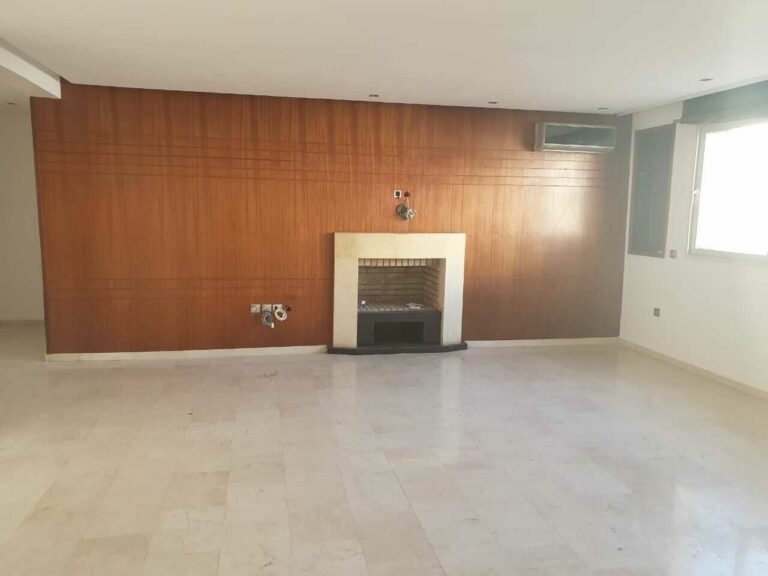 À Casablanca, appartement avec 3 chambres à louer 9000 DHS par mois