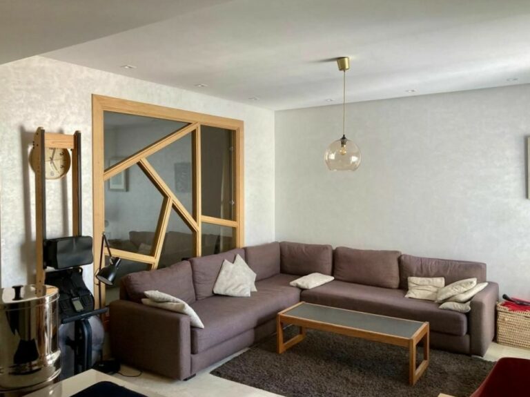 À Casablanca, grand appartement en location