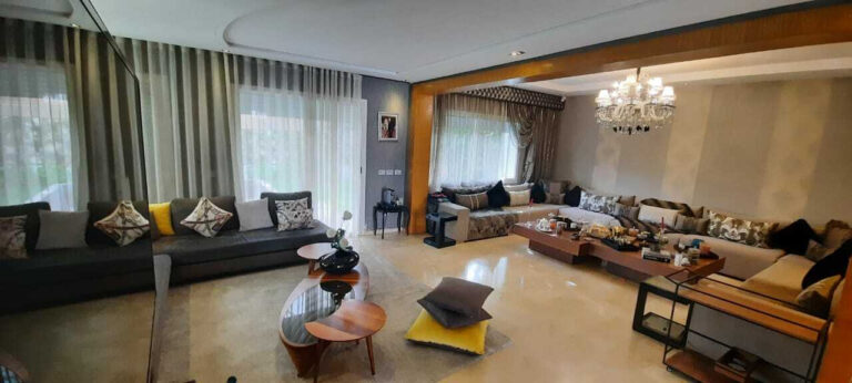 Villa à vendre à Bouskoura