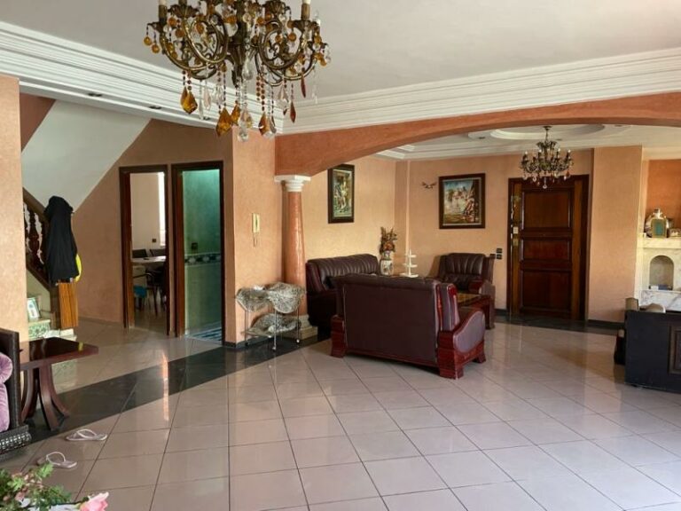 Duplex de 288m² avec balcon en vente à Casablanca