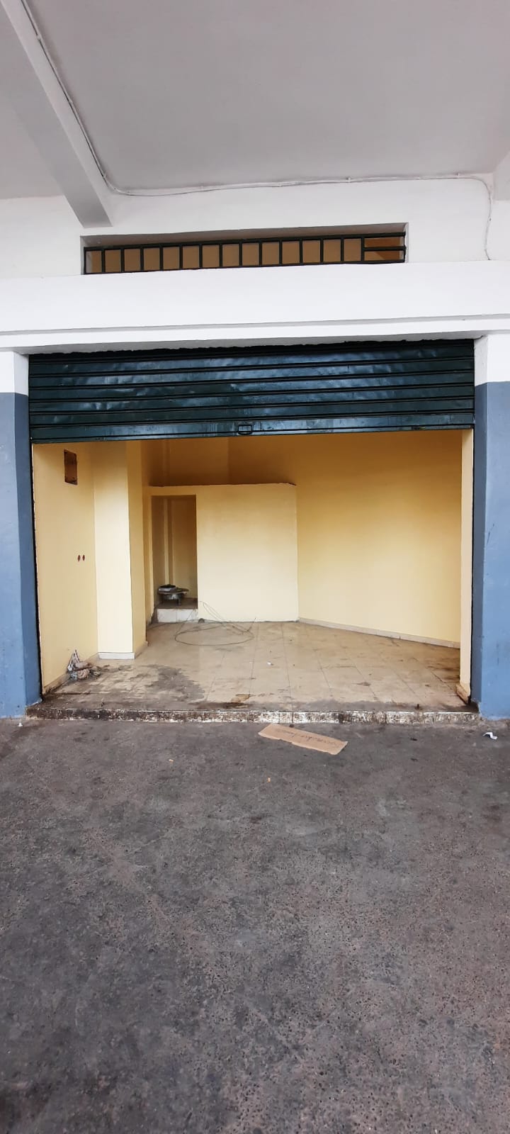 location local commercial à Casablanca ( Riad Oulfa)