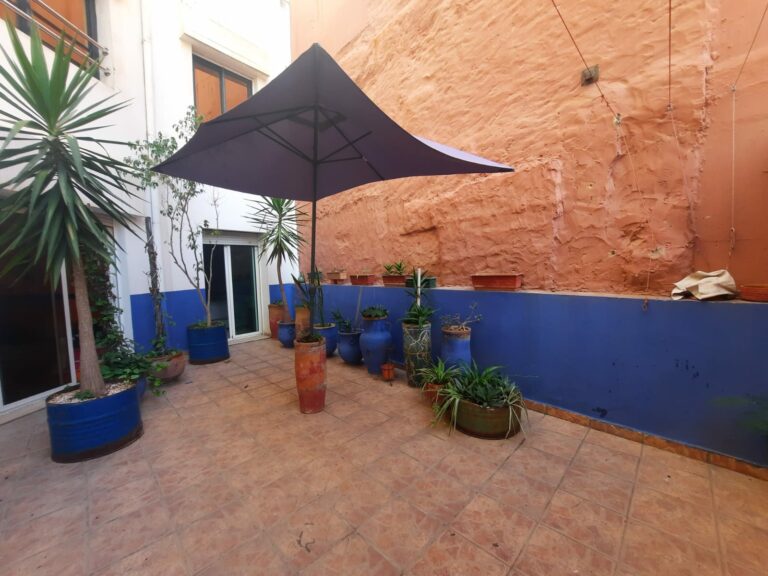 Appartement à louer 4 pièces – 213 m² meublé