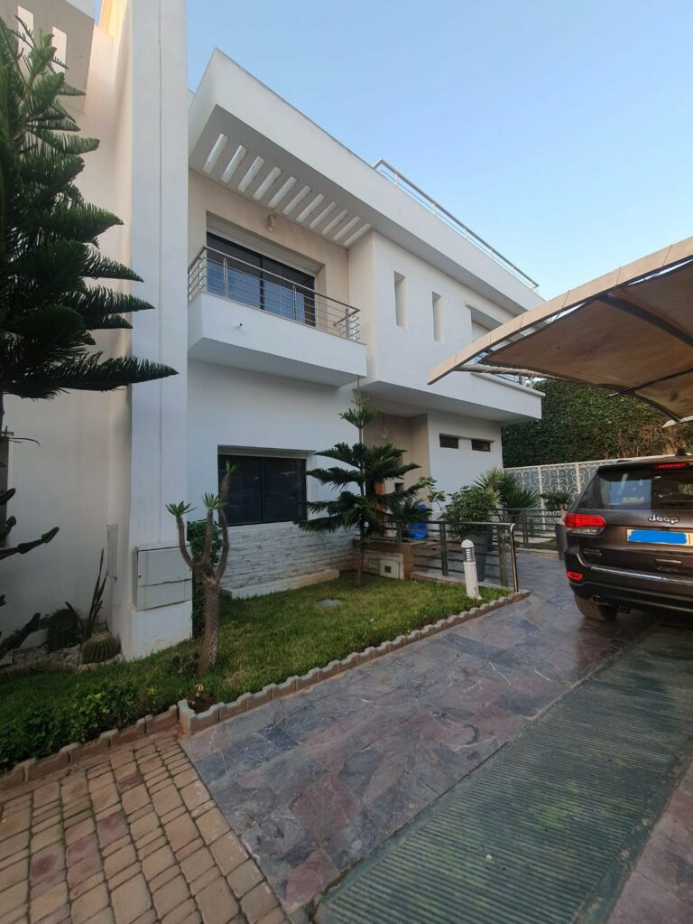 Villa à vendre – 10 Pièces – 512m² – ANFA BAY