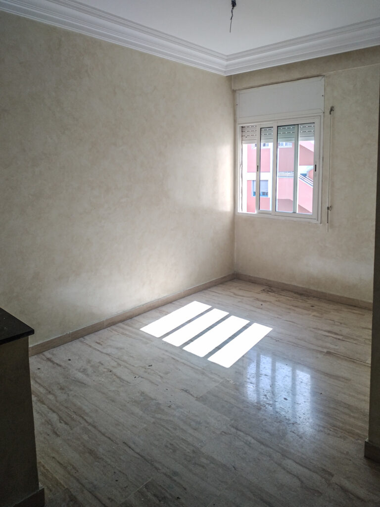 APPARTEMENT À LOUER NON MEUBLÉ BD TANTAN À CÔTÉ DE VENEZIA ICE