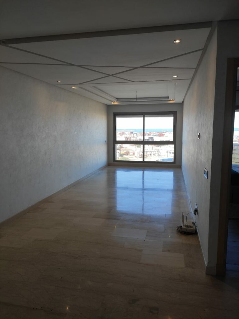 Appartement en vente 1450000 dhs avec terrasse balcon à Casablanca