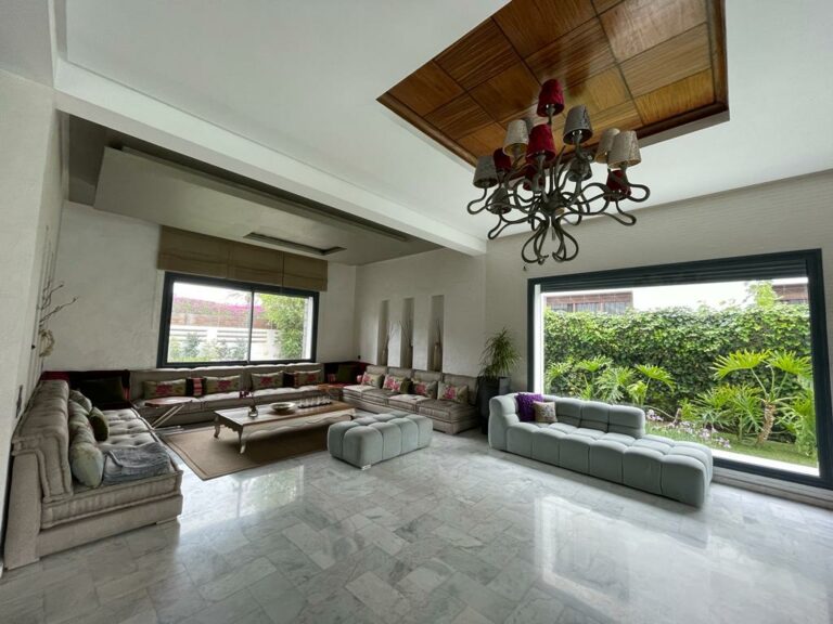 Vente villa  avec century 21 casa immo