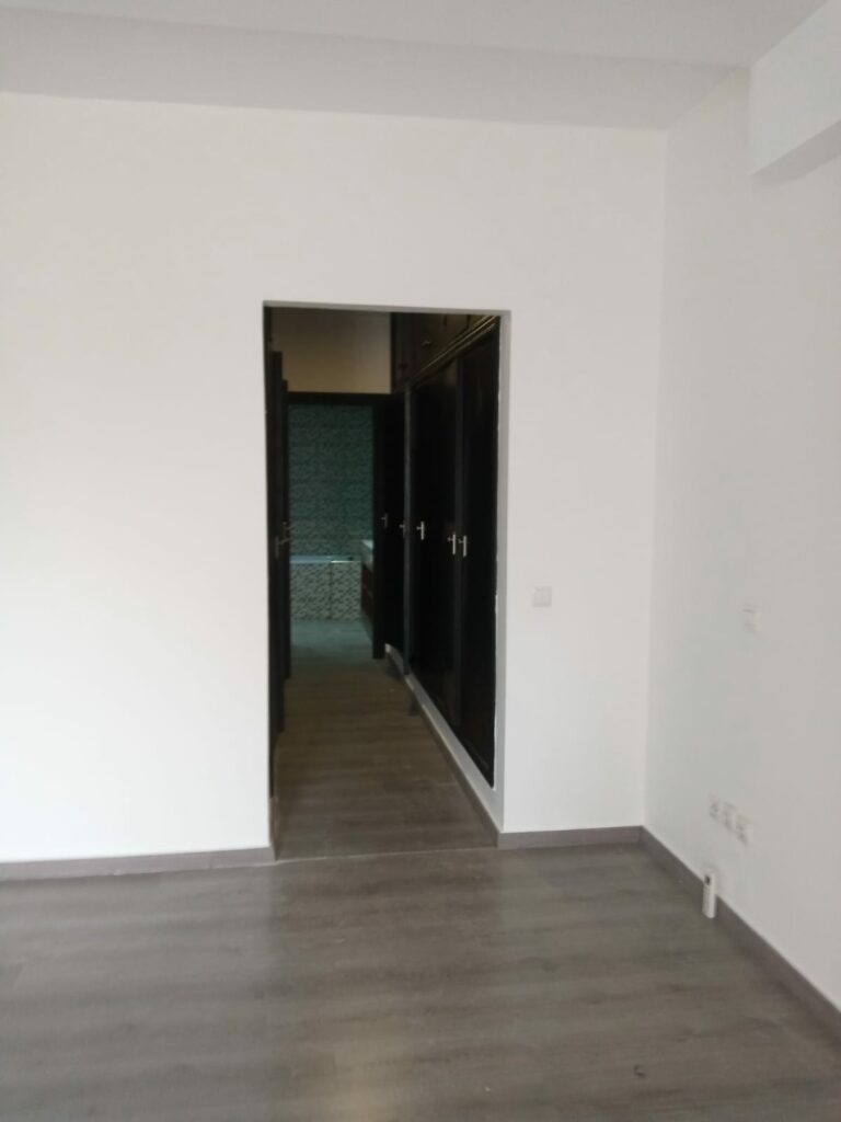 Appartement à Louer à ROND POINT DES SPORTS