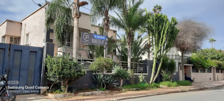 Villa commerciale à rénové à vendre 559m² – Oasis