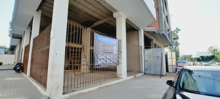 Local commercial à Louer 283m² divisibles – Oasis