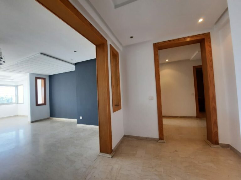Appartement , vide de 3 chambres  en location