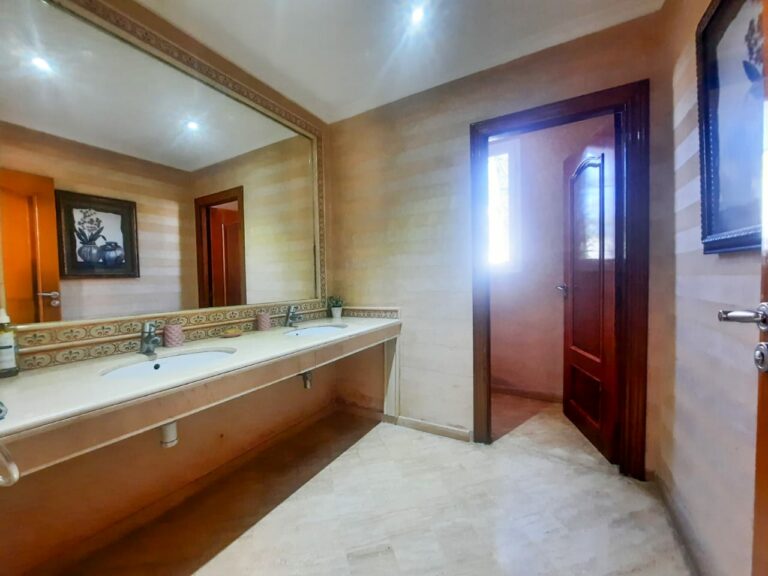 Villa de 613m² en location meublé