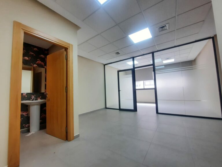 Bureau ensoleillé de 37m² à louer à Hay Hassani