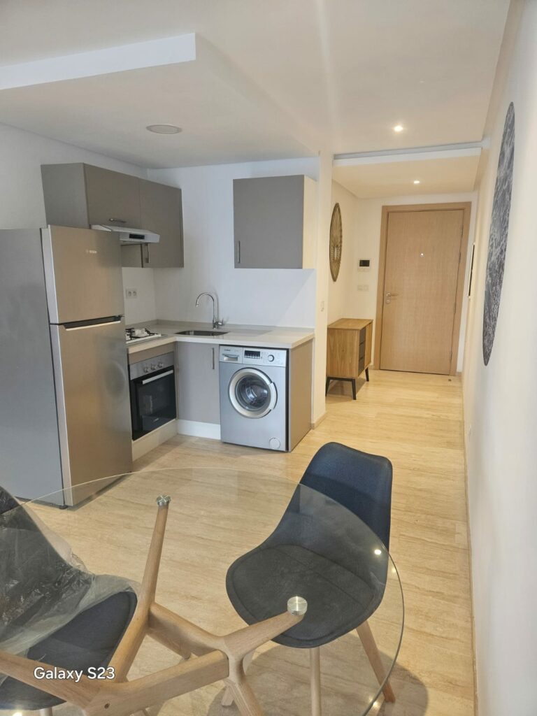 Studio Meublé Neuf à Louer – Maarif | 55 m²