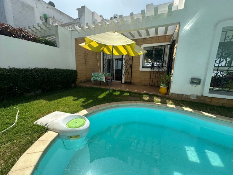 Villa à louer avec piscine et jardin à Tamaris