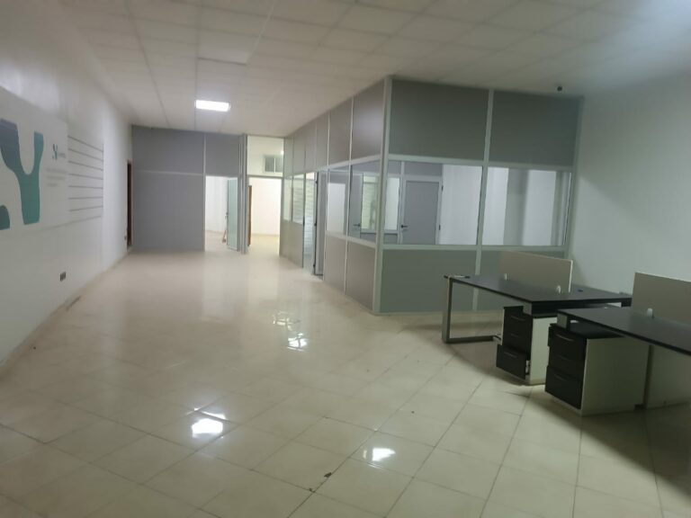 Vente Local Commercial 142 m² – 2 Rideaux