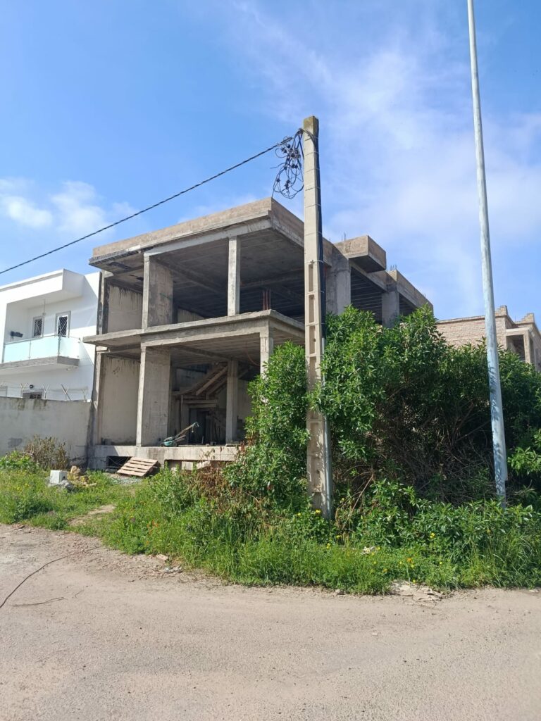 Vente Villa Semi-Finie 379m² –Secteur Nouaceur